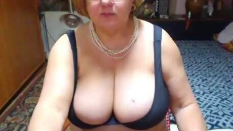 Mature with fat tits