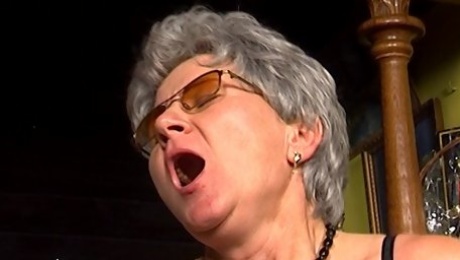 Screaming Granny! She moans so loud while fucking