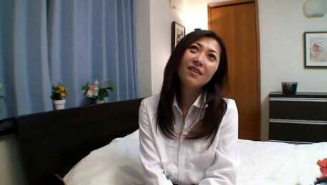 Japanese Mature Mom seduce to Fuck and Creampie in Uncensored JAV Porn