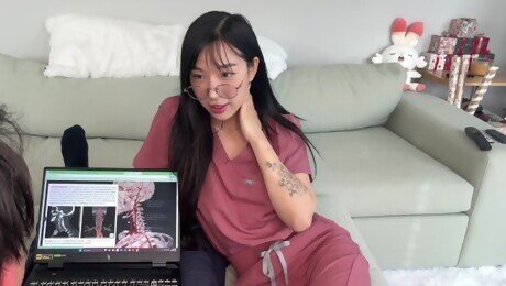 AMAF Medical Student Elle Lee Returns the Favor to her Tutor