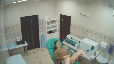 Spying for ladies in the gynaecologist office via hidden cam