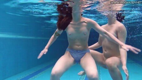 Swim porn with stunner Lady Dee and Lizi Vogue from Underwater Show